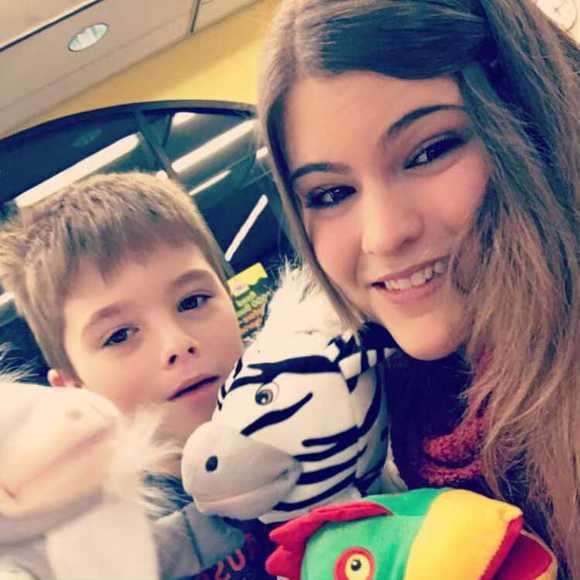 Meet your Posher, Madison - Picture 1 of 1